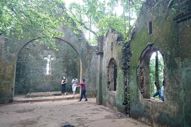 Ba Vi National Park Private Tour: Sightseeings & Jungle Hikking - Thuong Temple and the long stair climb
