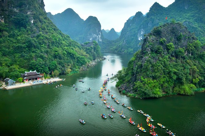 Bai Dinh Pagoda, Trang An boat and Mua Cave Limousine from Hanoi - The Trang An boat ride, the day’s calm middle section