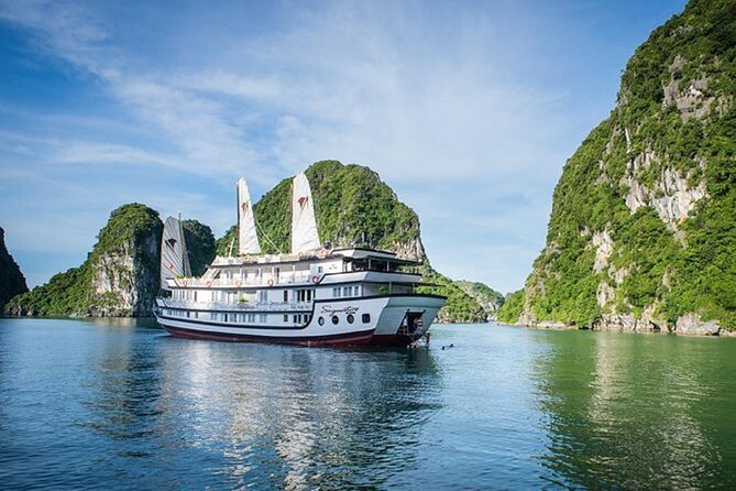 Bai Tu Long Bay 2 Day 1 Night Cruise - Why spend a night in Bai Tu Long Bay?