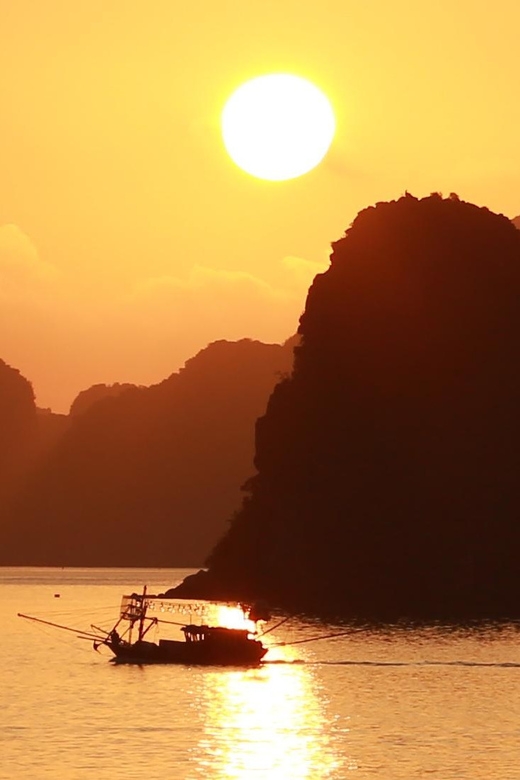 Bai Tu Long Bay 2 Days 1 Night With Renea Cruise - Cap La Island by kayak