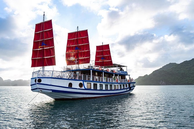 Bai Tu Long Luxury Day Cruise - Fishing Village, Kayak - The morning ride from Hanoi to Ha Long