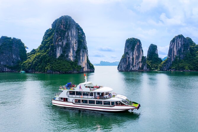 Best Halong 5 star Day Trip, inclusive,buffet,cave,kayak,transfer - Lunch onboard, with realistic food expectations