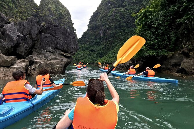 BEST Halong Bay Cruise 2 days 1 night - 5 stars - Leaving Hanoi for Bai Chay and the bay