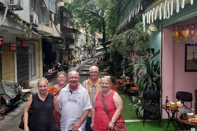 Best Hanoi Food Tour 7 Different Food Tasting Visit Train Street - Six tastings that make up the meal