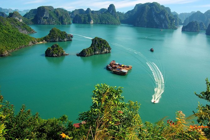Best seller Halong Bay Cruises - The Halong Bay cruise described on the page