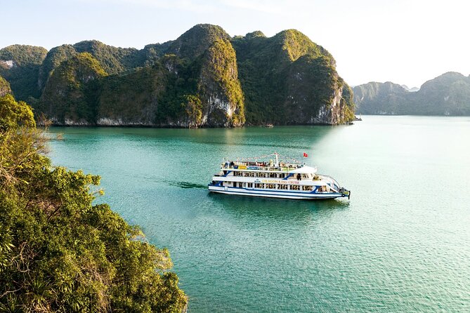 Best Value Ha Long bay 1 day - Lunch, kayak, swimming, transfer - Luon Cave by kayak or bamboo boat