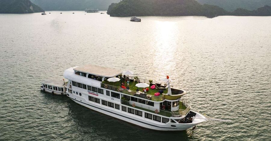 BestSeller - 2 Day 5-Star Overnight Cruise of Highest Safety - Afternoon among the limestone islets