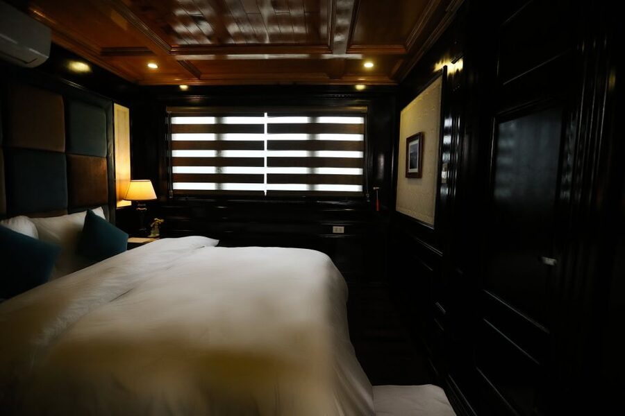 BestSeller - 2 Day 5-Star Overnight Cruise of Highest Safety - Frog Pond and the final morning