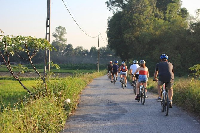 Bicycle Tours Hanoi: Full Day Bicycle Tours City & Countryside - Huu Tiep Lake and the downed B-52