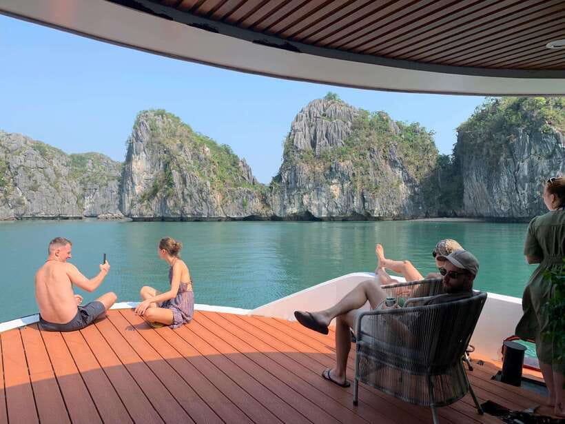 Cat Ba Island: Lan Ha Bay Full-Day with Luxury Cruise - The second kayak session adds variety