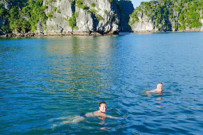 Cat Ba Tour 2 Days 1 Night, Enjoy A Full Day On Lan Ha Bay - A free Cat Ba afternoon after the 11:30 check-in