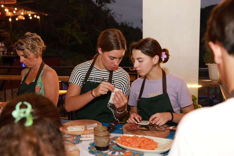 CatBa: Authentic Vietnam Cooking Class and local market tour - Key Points at a Glance