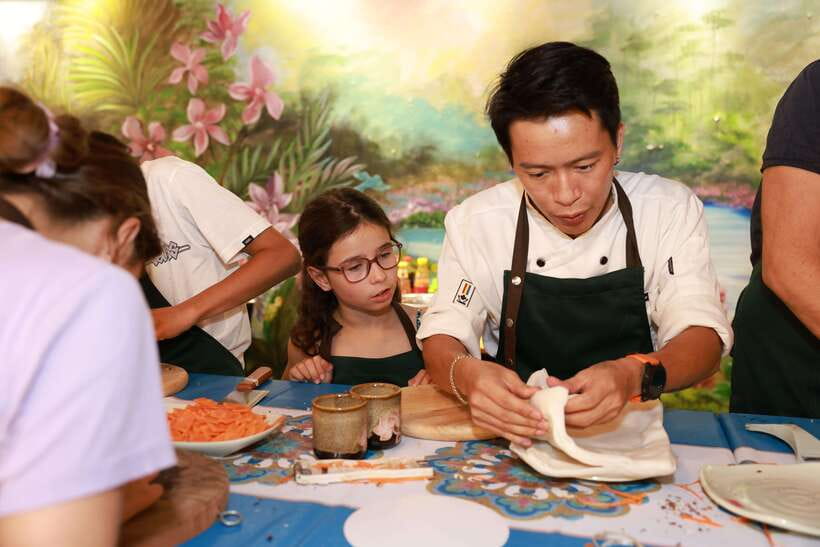 CatBa: Authentic Vietnam Cooking Class and local market tour - Starting at 4 PM in Cat Ba Market