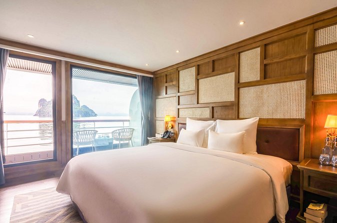 Chill Cruise Full-Day Explore Halong Bay - 3:00 p.m. music, scenery, and a cooking class