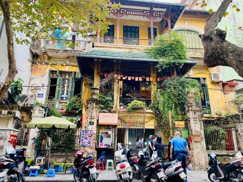 Coffee, History, and Architecture of the French Quarter - Vietnamese coffee inside an old French villa