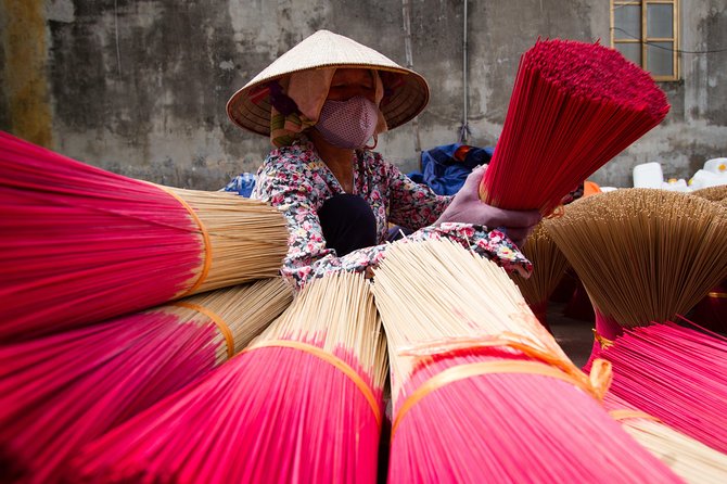 Colors of Incense village Quang Phu Cau - Following bamboo from raw material to incense