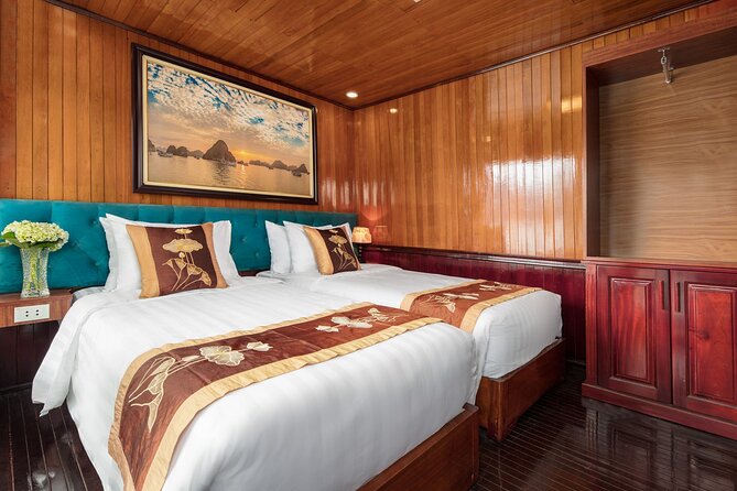 CozyBay Boutique 2D1N Kayak, Swiming ,Titop, Cave, Expressway way - What the Cozy Bay boat is really like