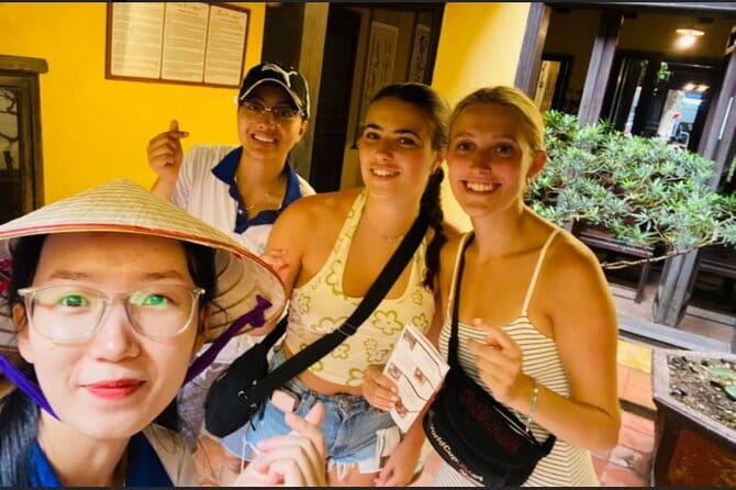 Cultural Exchange with Student Guides - A university visit with a personal point of view