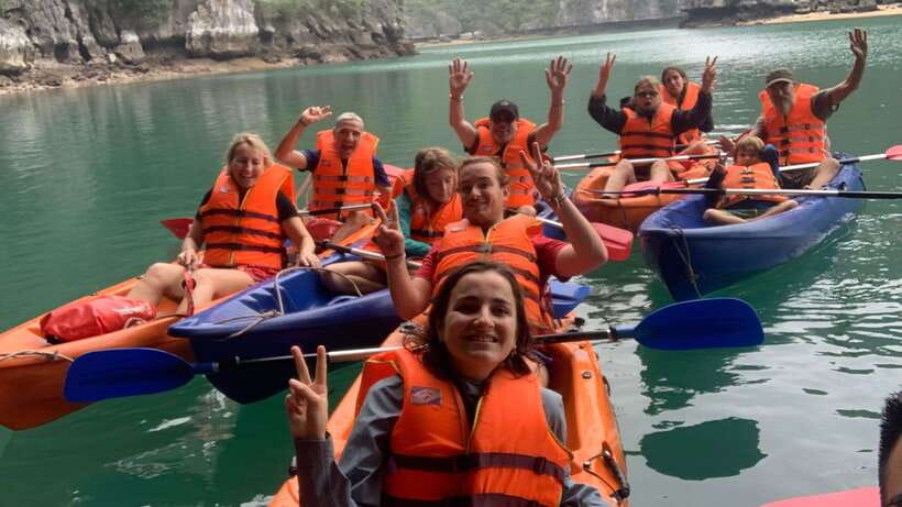 Đảo Cát Bà : 1Day Kayaking,Swimming,Cycling,Snorkeling,Lunch - From Cat Ba Town to Bèo Harbour at 8:00