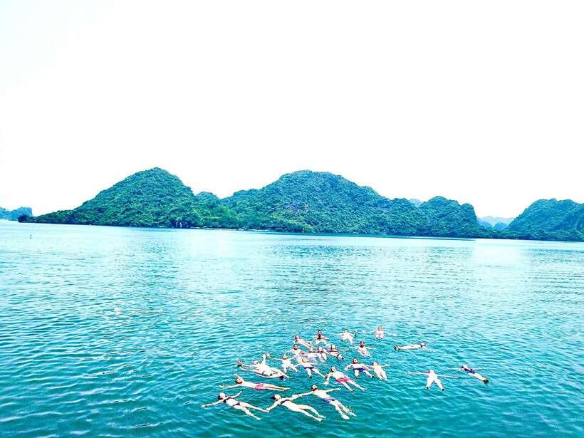 Đảo Cát Bà : 1Day Kayaking,Swimming,Cycling,Snorkeling,Lunch - Swimming, jumping, and possible snorkeling at Cam Lagoon