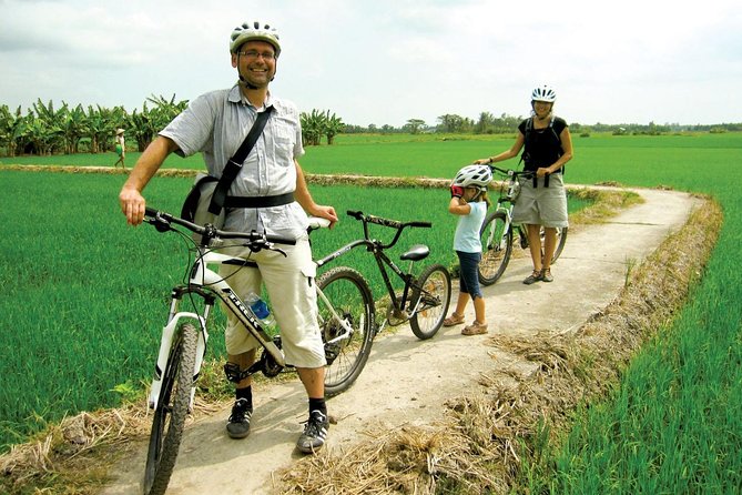 Day tours from Hanoi city (PRIVATE TOUR) - Tam Coc by rowboat, with three caves on the Ngo Dong River