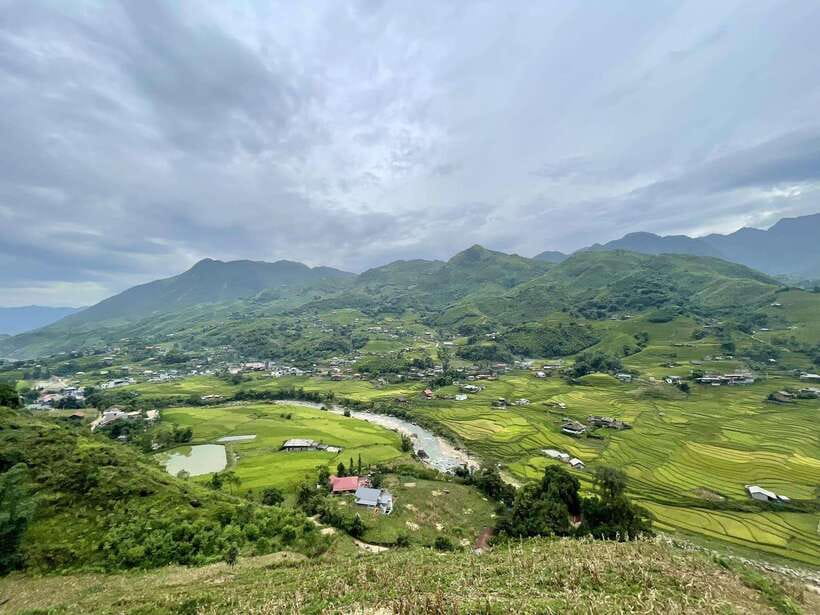 Easy Trek in Sapa mountain : Y Linh Ho - Lao Chai - Ta Van - Y Linh Ho and the broad rice terraces