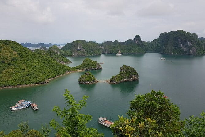 Elite of The Seas - Unique Luxury 3 Days Cruise in Halong & Lan Ha Bay - Day three: one last morning among the islands