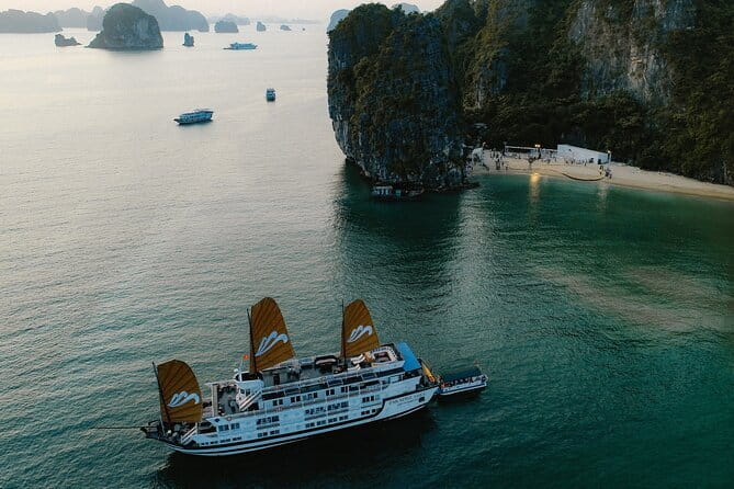 Emeraude Cruise 2 days 1 night Ha Long Bay Tour - Crêpes, pearl culture, and optional kayaking