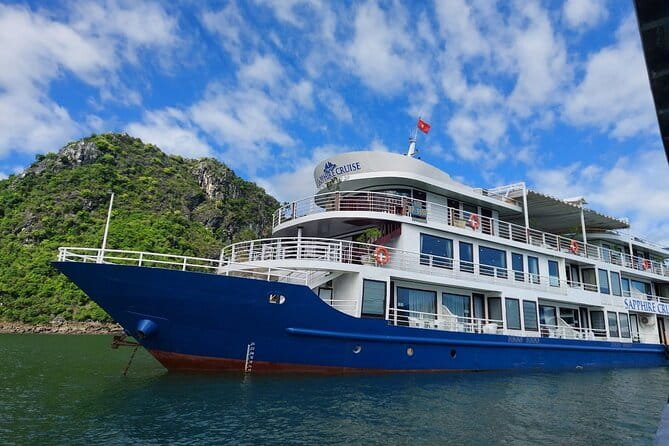 Emeraude Cruise 2 days 1 night Ha Long Bay Tour - Sung Sot Cave from 7:30 to 8:30