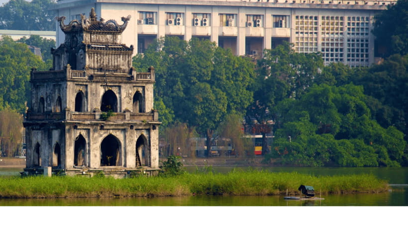 (EN/JP)Private tour with a local friend & Train Street visit - Who should choose this Hanoi walk