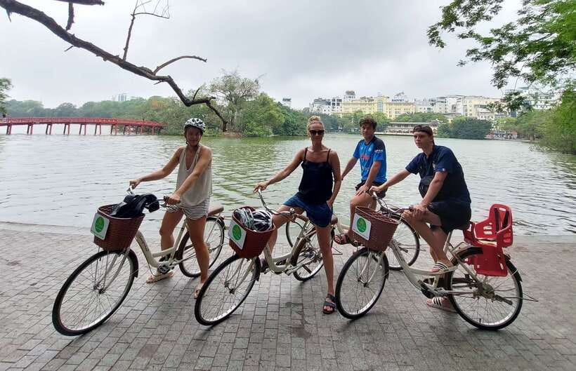 Explore Hanoi Old City By Cycling Tour With Small Groups - Learning to ride with Hanoi’s traffic