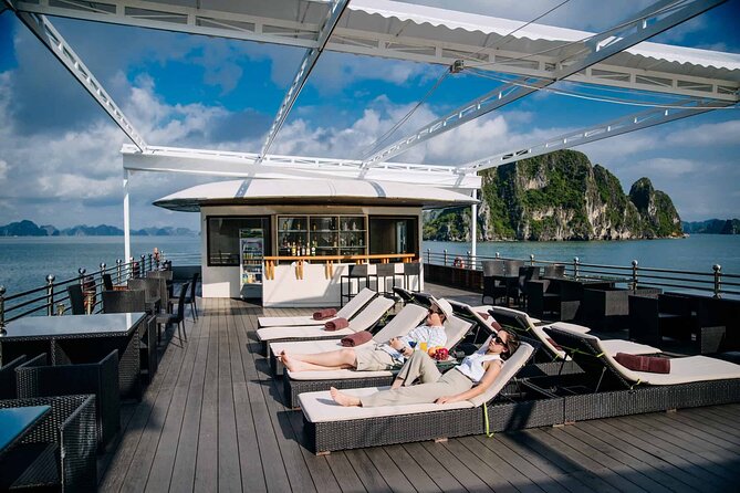 Exploring Halong Bay with 2-Day Cruise - Lunch and the first views of Ha Long Bay