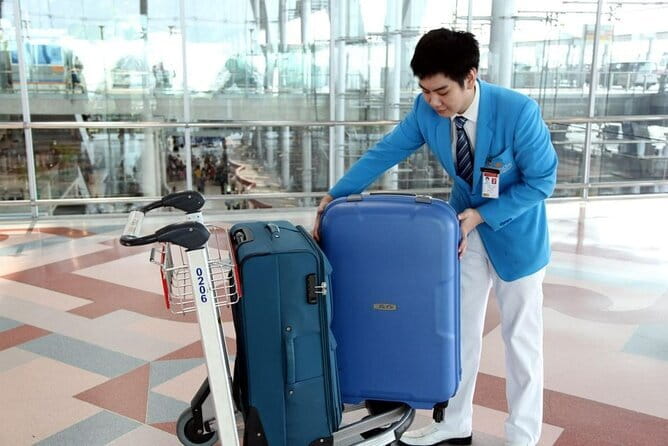 Fast Track Airport Service in Vietnam: Bypass the Lines with Ease - Why airport fast track can be worth $32