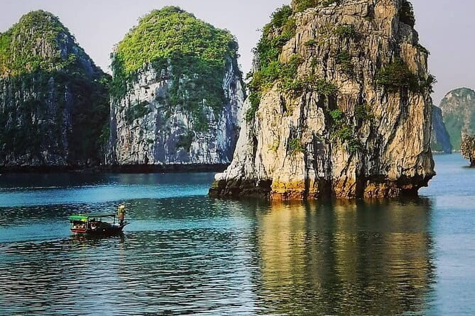 From Hanoi: 1-Day Halong 5-Star Cruises with Big & Small Groups - Sung Sot Cave and the 45-minute walk