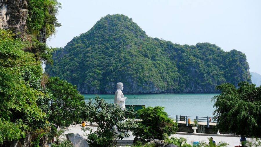 From Hanoi: 1 -Day Halong Bay Cruise With Big & Small Groups - Sung Sot Cave is the visual high point