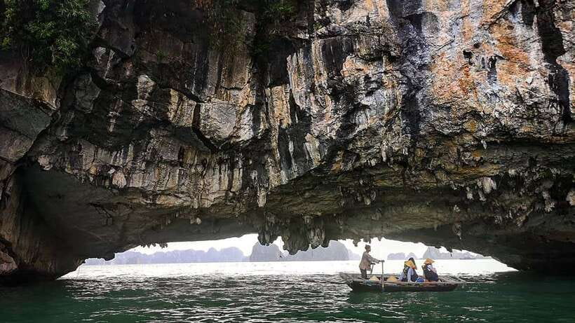 From Hanoi: 1 -Day Halong Bay Cruise With Big & Small Groups - Big group or smaller cruise?