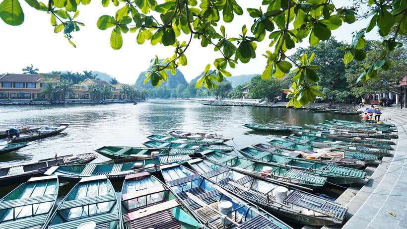 From Hanoi: 1-Day Ninh Binh Highlights Tour with Lunch - What the guides and transport add
