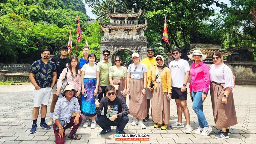 From Hanoi: 1-Day Ninh Binh Highlights Tour with Lunch - Trang An or Tam Coc by rowboat
