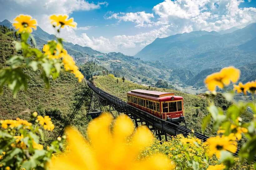 From Hanoi: 1-day Sapa Trekking Tour With Overnight Bus - Hiking from Y Linh Ho into Muong Hoa Valley