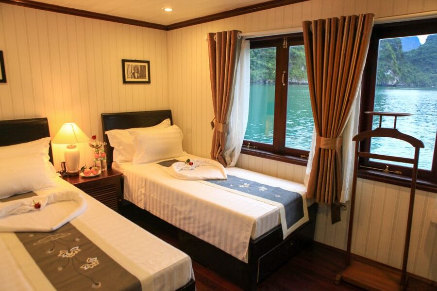From Hanoi: 2-Day & 1 Night Halong Bay Tour - Spring rolls, lunch, and the return to Hanoi