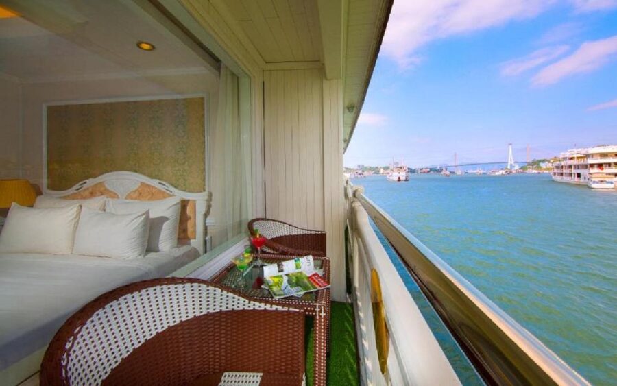 From Hanoi: 2-Day Bai Tu Long Bay Luxury Cruise with Jacuzzi - Cooking, dinner, and the first night onboard