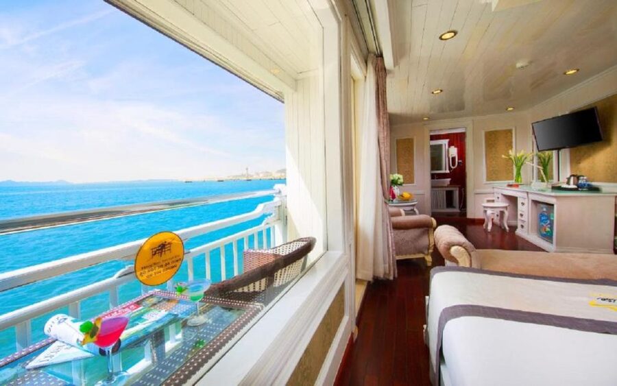 From Hanoi: 2-Day Bai Tu Long Bay Luxury Cruise with Jacuzzi - The morning drive from Hanoi to Ha Long City
