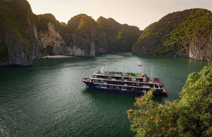 From Hanoi: 2-Day Halong and Lan Ha Bay La Pandora Cruise - Kayaking and swimming near Ong Cam