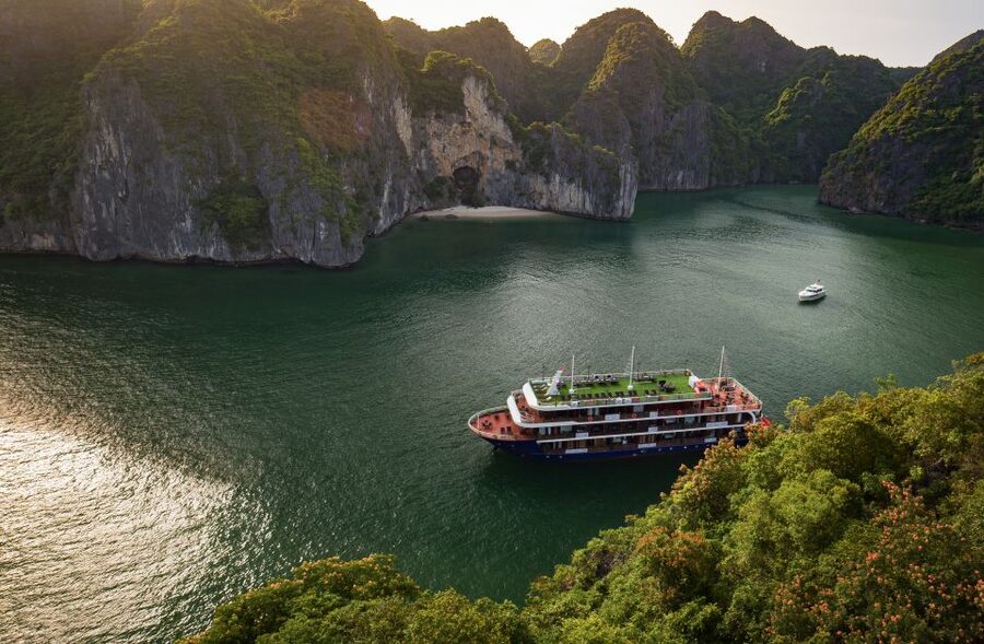 From Hanoi: 2-Day Halong and Lan Ha Bay La Pandora Cruise - Guides, group size, and onboard service