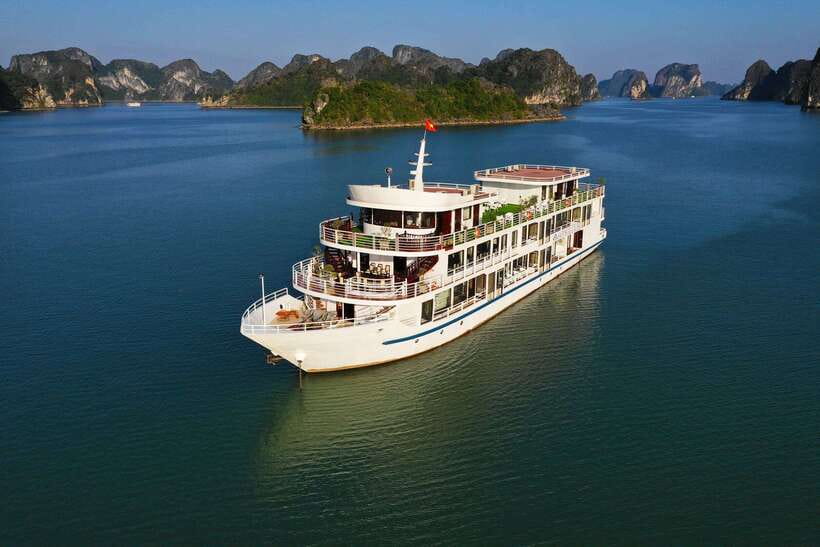 From Hanoi: 2-Day Halong Sapphire Cruise with Balcony Cabin - Boarding Sapphire Cruise and settling into your cabin