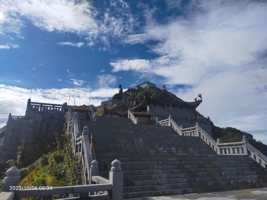 From Hanoi: 2-Day Sapa, Fansipan, and Muong Hoa Valley Tour - From Hanoi to Sapa by limousine bus