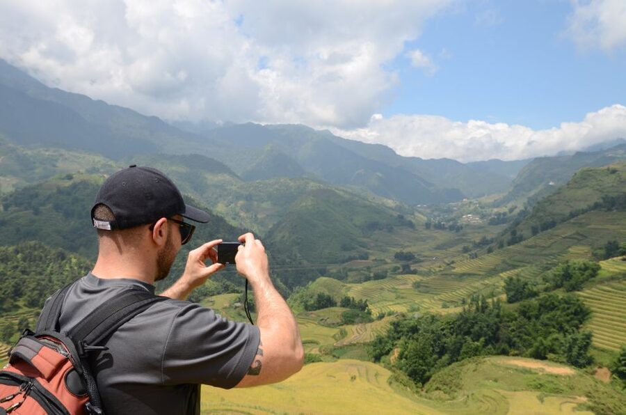 From Hanoi: 2-Day Sapa Limo Bus Tour & Fansipan Peak Visit - Dinner, free time, and the one-night limit