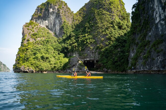 From Hanoi: 2D1N Ha Long Bay Deluxe Cruise with Bus Limousine - Titop Island and its two very different rewards