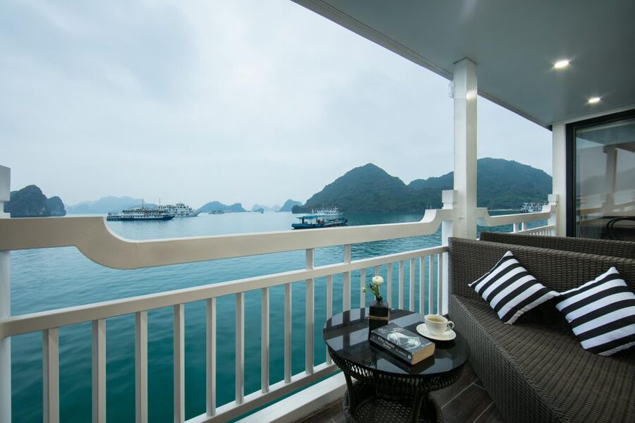From Hanoi: 3-Day Luxury Tour Ninh Binh & Ha Long Bay Cruise - Lunch in Ninh Binh and the Trang An boat route