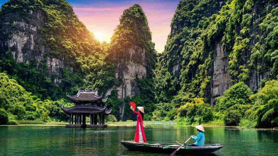 From Hanoi: 3-Day Luxury Tour Ninh Binh & Ha Long Bay Cruise - Day one: Hoa Lu and the old capital